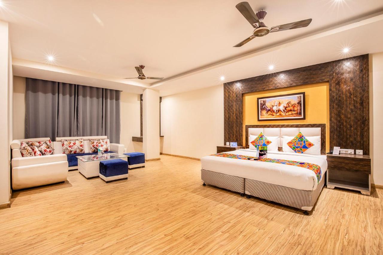 Fabhotel Shoba Estate Delhi Airport Нью-Дели Экстерьер фото